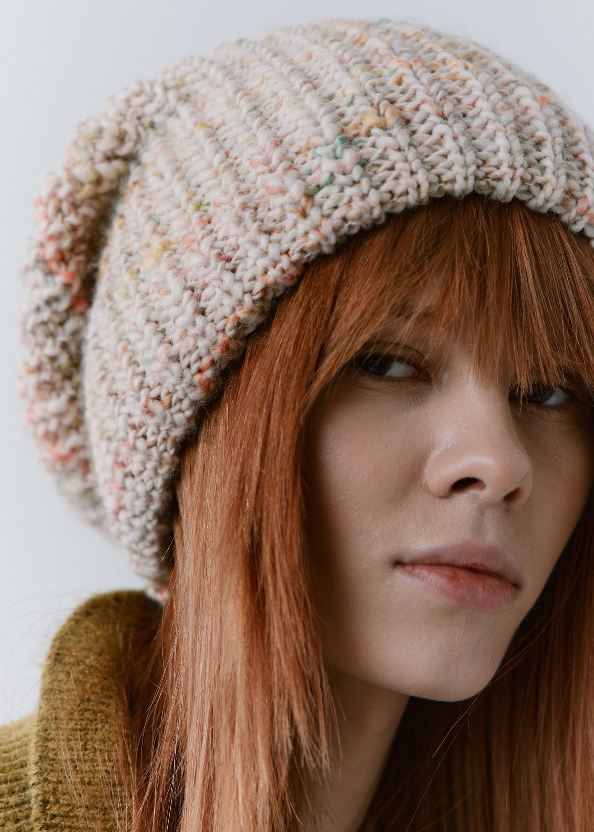 London Snowdrop knit beanie: Close-up of the ribbed knit