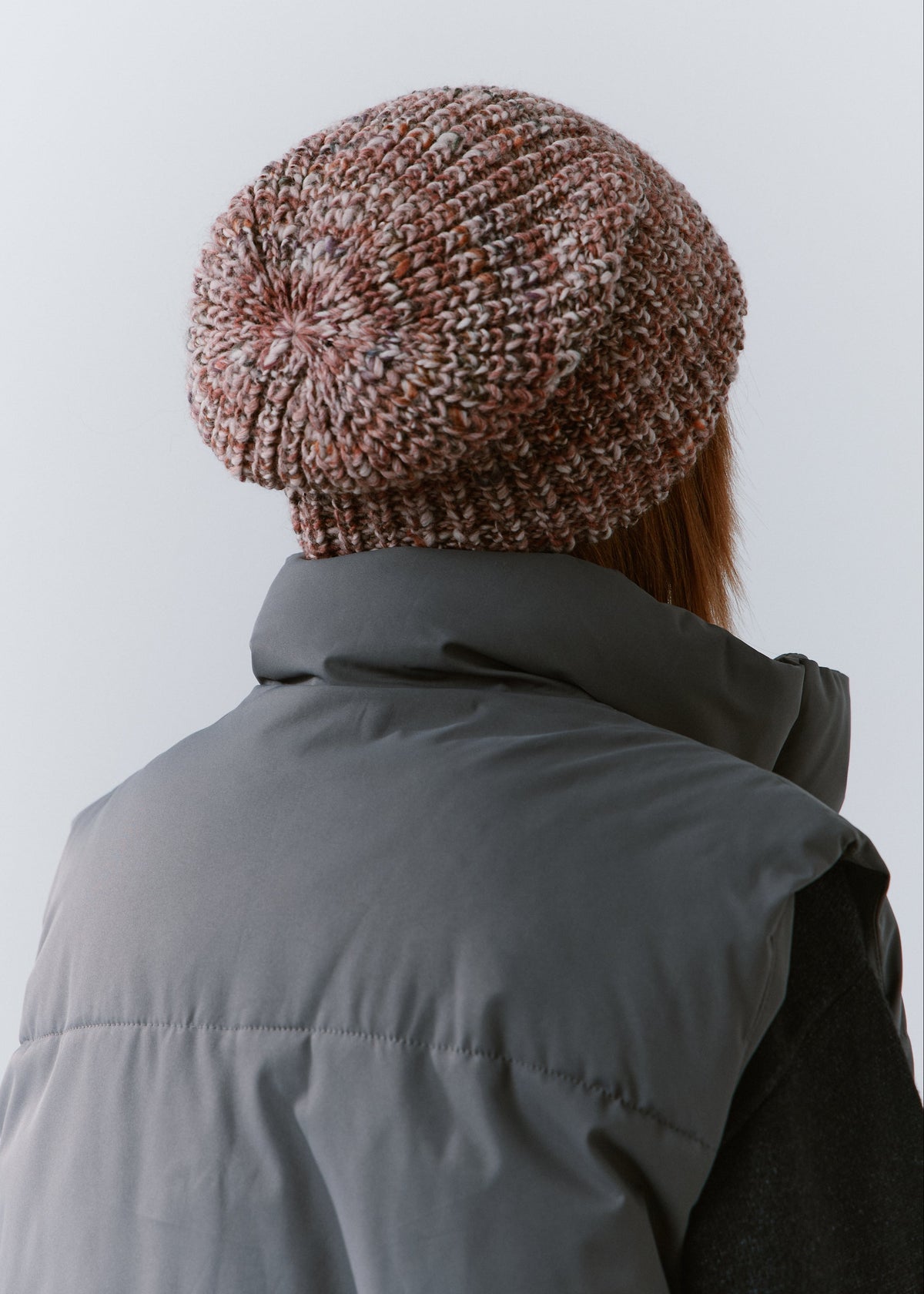 London Rose knit beanie: Back view of the gathered knit crown