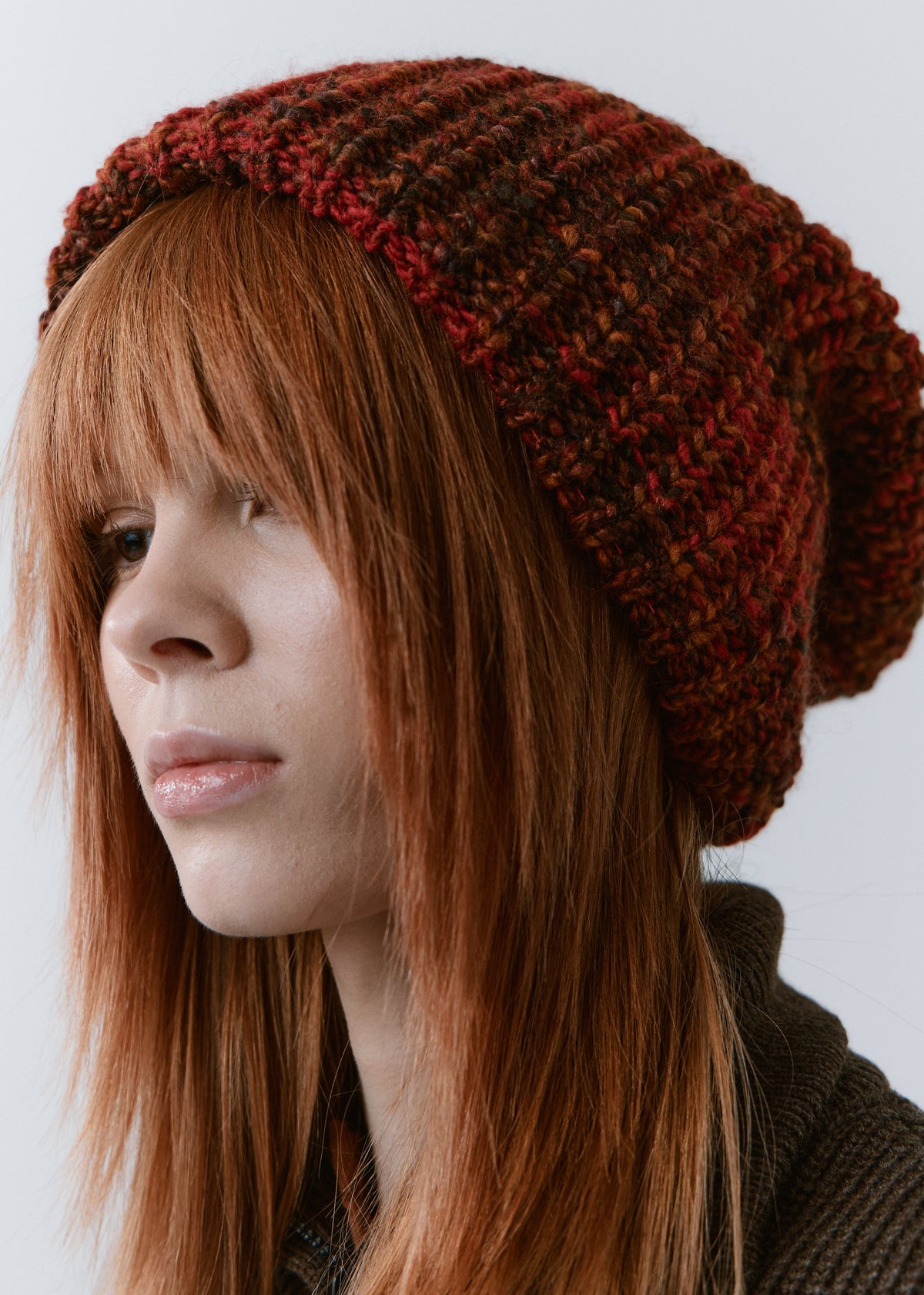 London Brown knit beanie: Side close-up of the brim