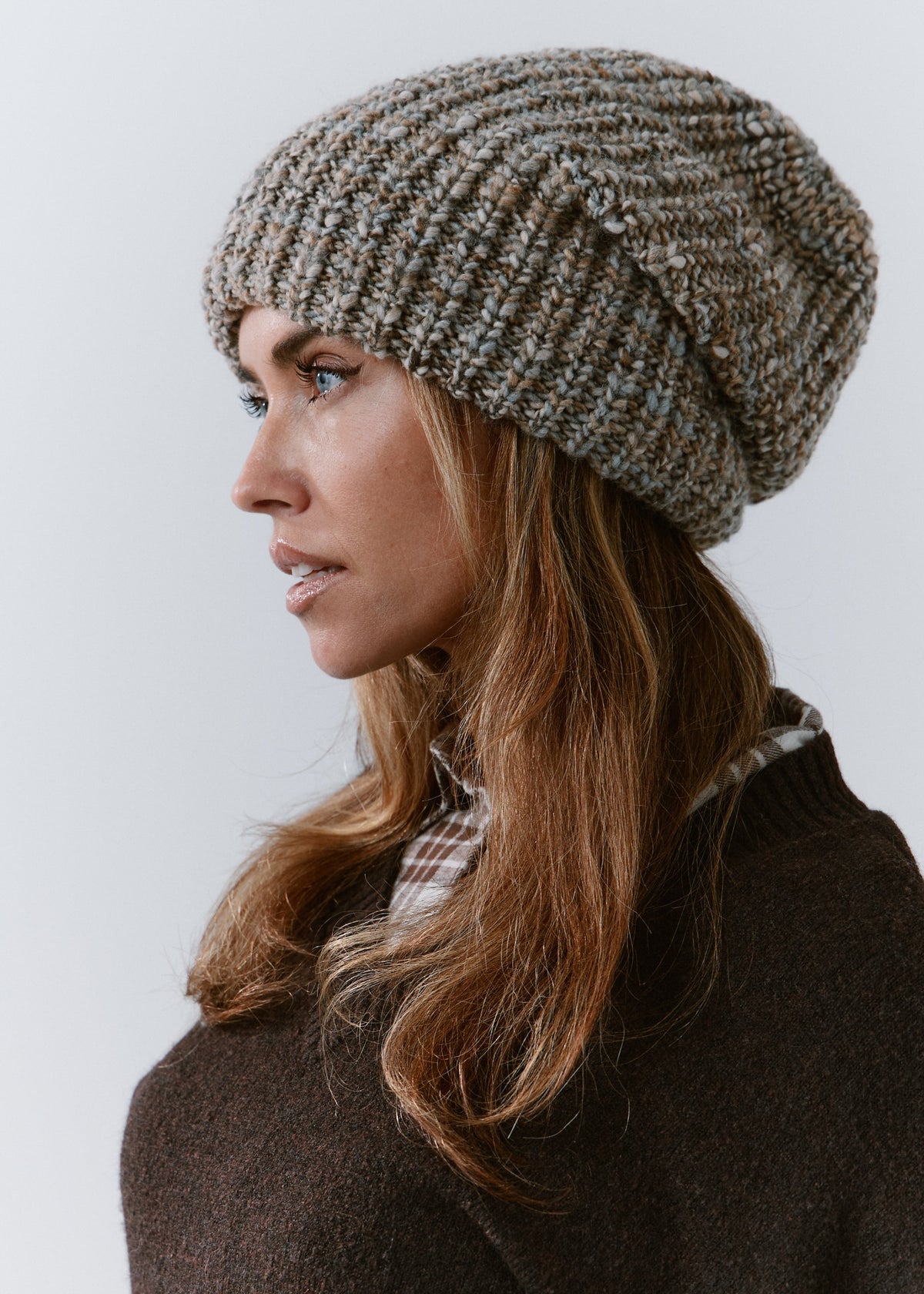London Gray knit beanie: Side profile of the relaxed knit crown