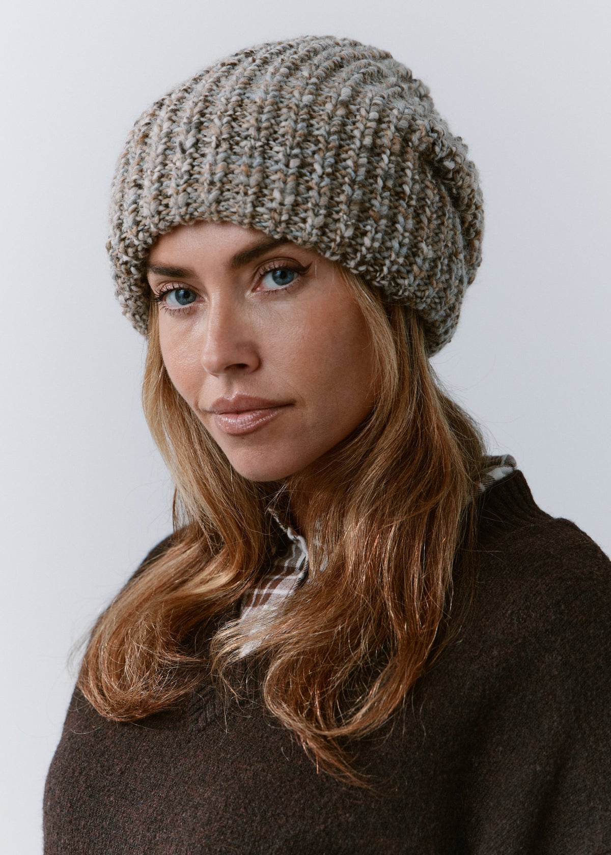 London Gray knit beanie: Three-quarter close-up