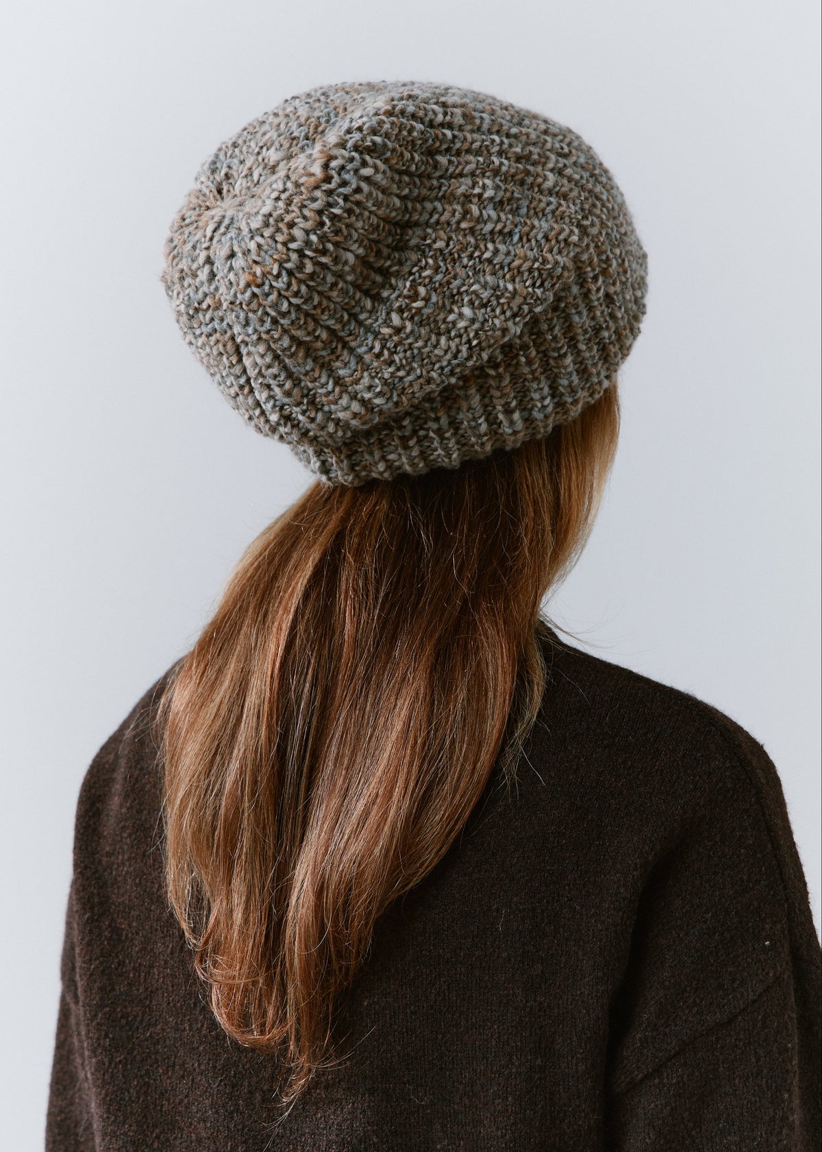 London Gray knit beanie: Back view of the gathered crown