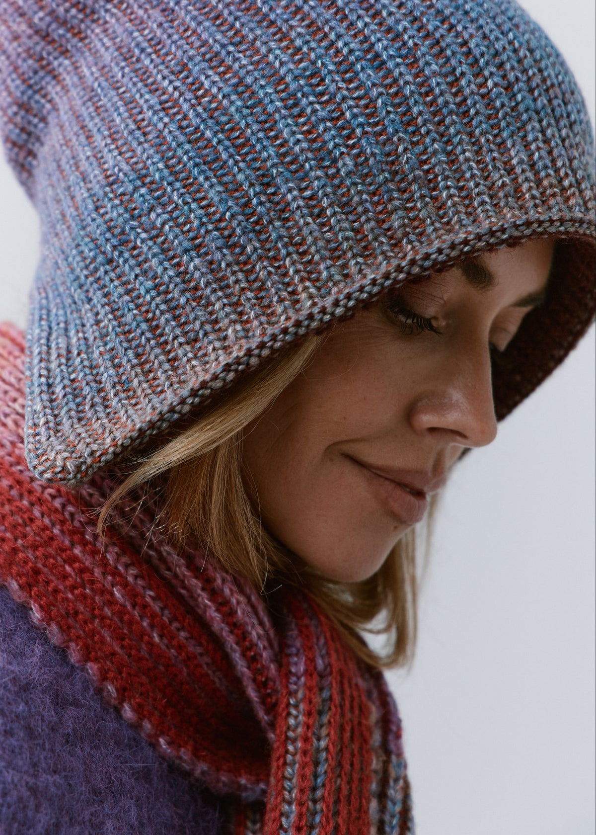 BRIKOLY Lisse Violet reversible ribbed knit beanie shown close up to reveal the blue and violet ribbed knit.
