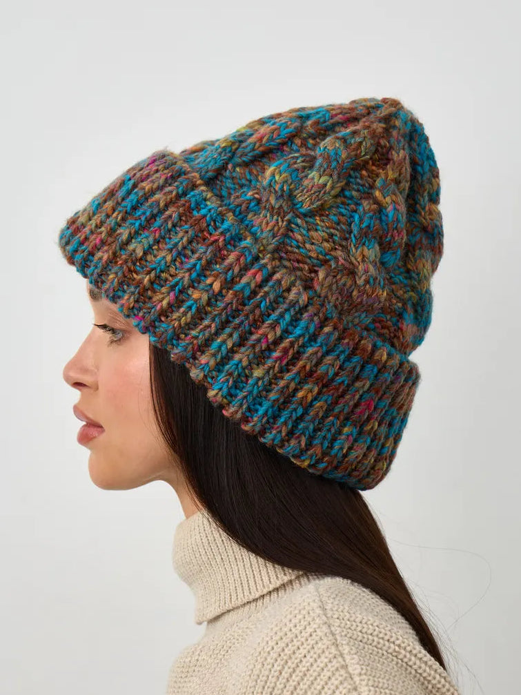 Tokyo Turquoise cable knit wool beanie: Side profile showing the folded cuff