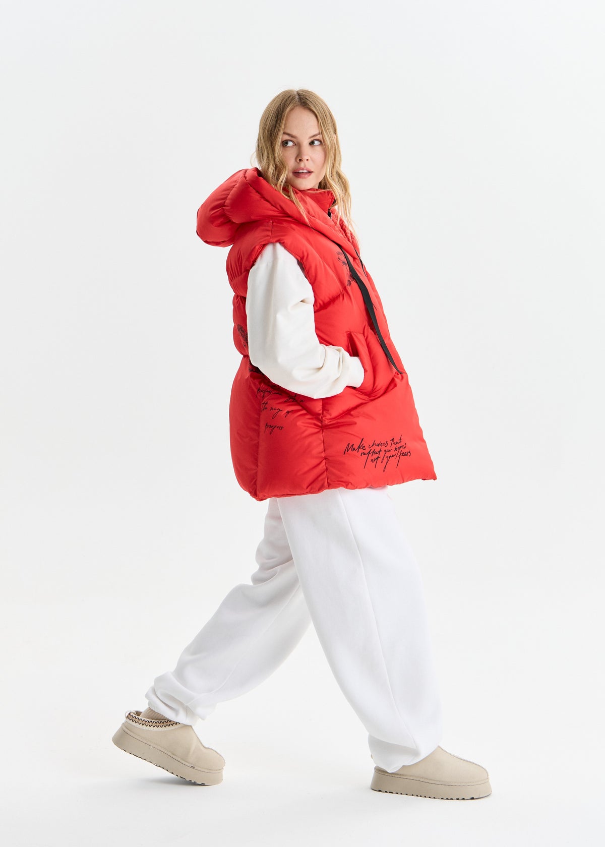 Red Accent Women’s Hooded Vest - BRIKOLY