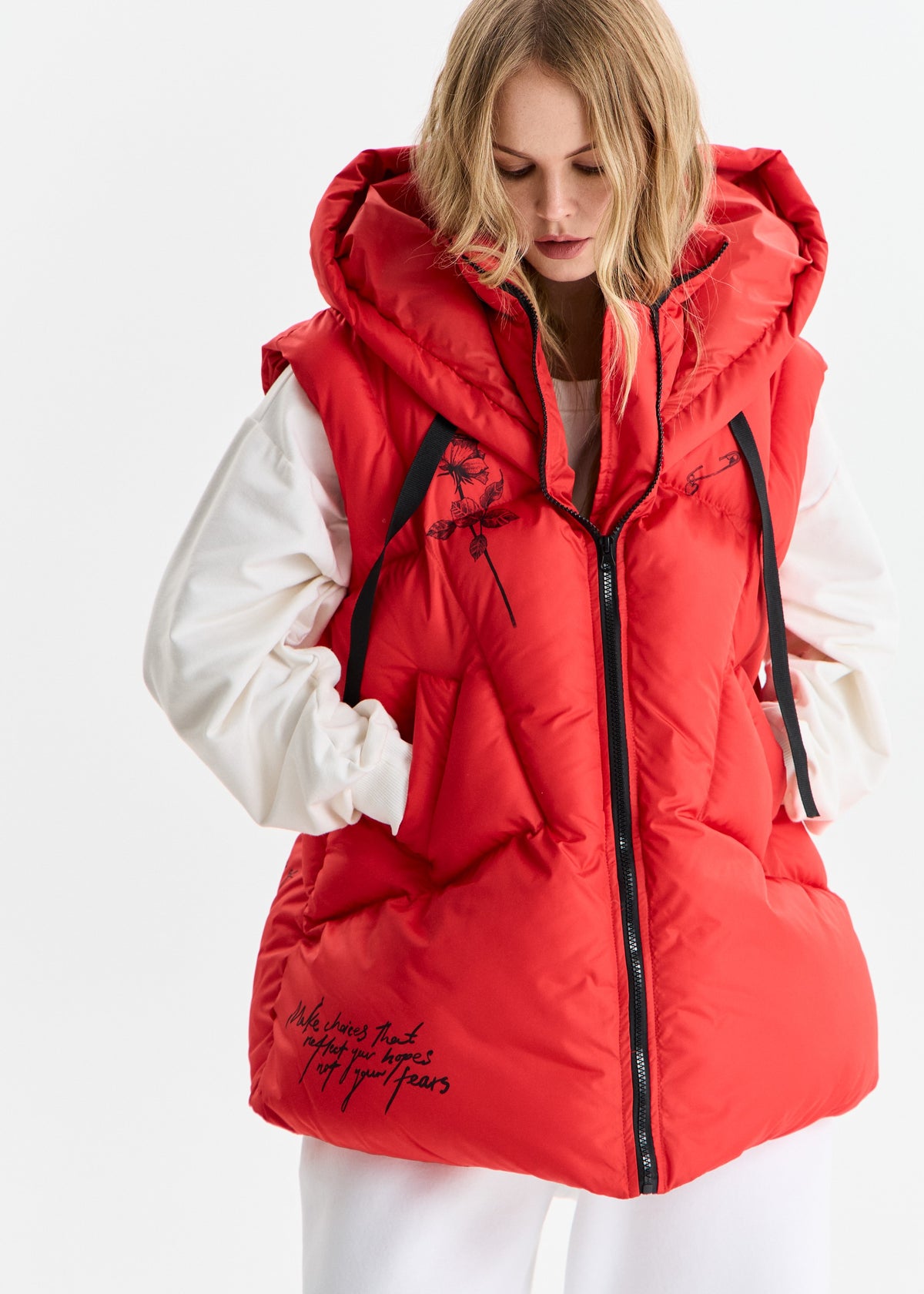 Red Accent Women’s Hooded Vest - BRIKOLY