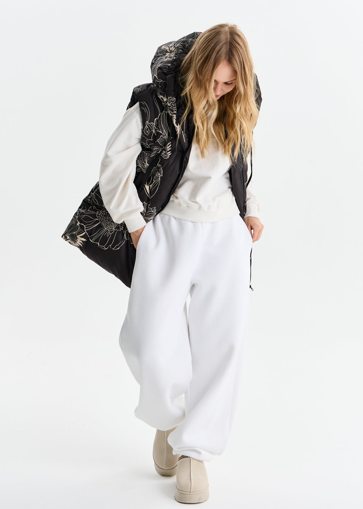 Aster Design Women’s Hooded Vest - BRIKOLY