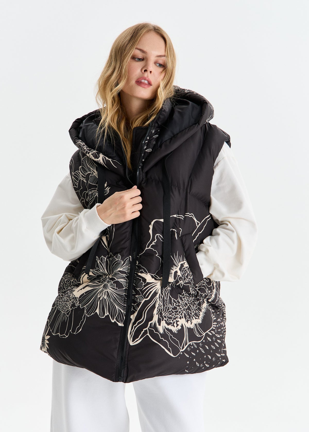 Aster Design Women’s Hooded Vest - BRIKOLY