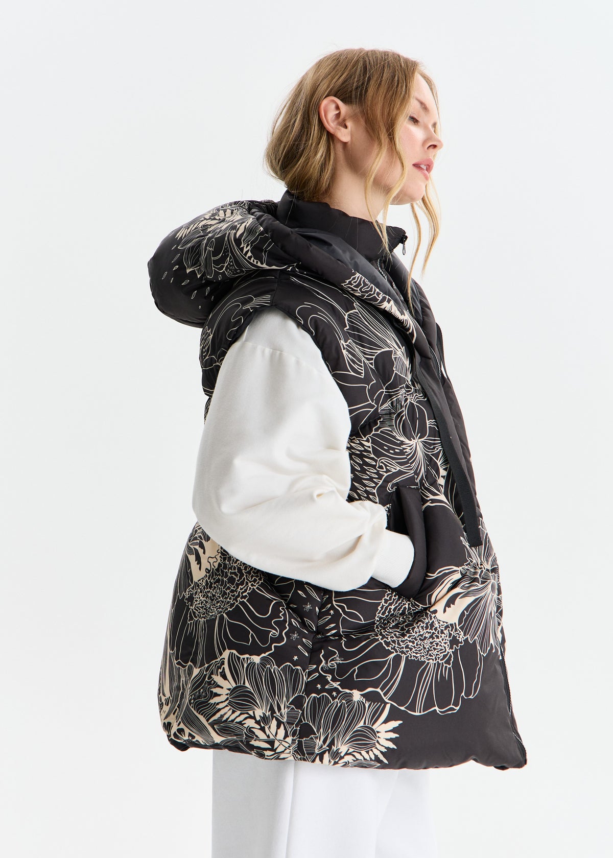 Aster Design Women’s Hooded Vest - BRIKOLY