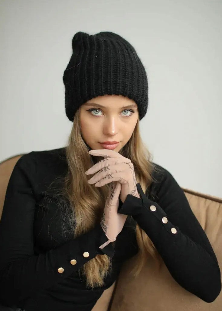 London Knit Beanie in Black — Soft, Warm & Effortlessly Stylish - BRIKOLY