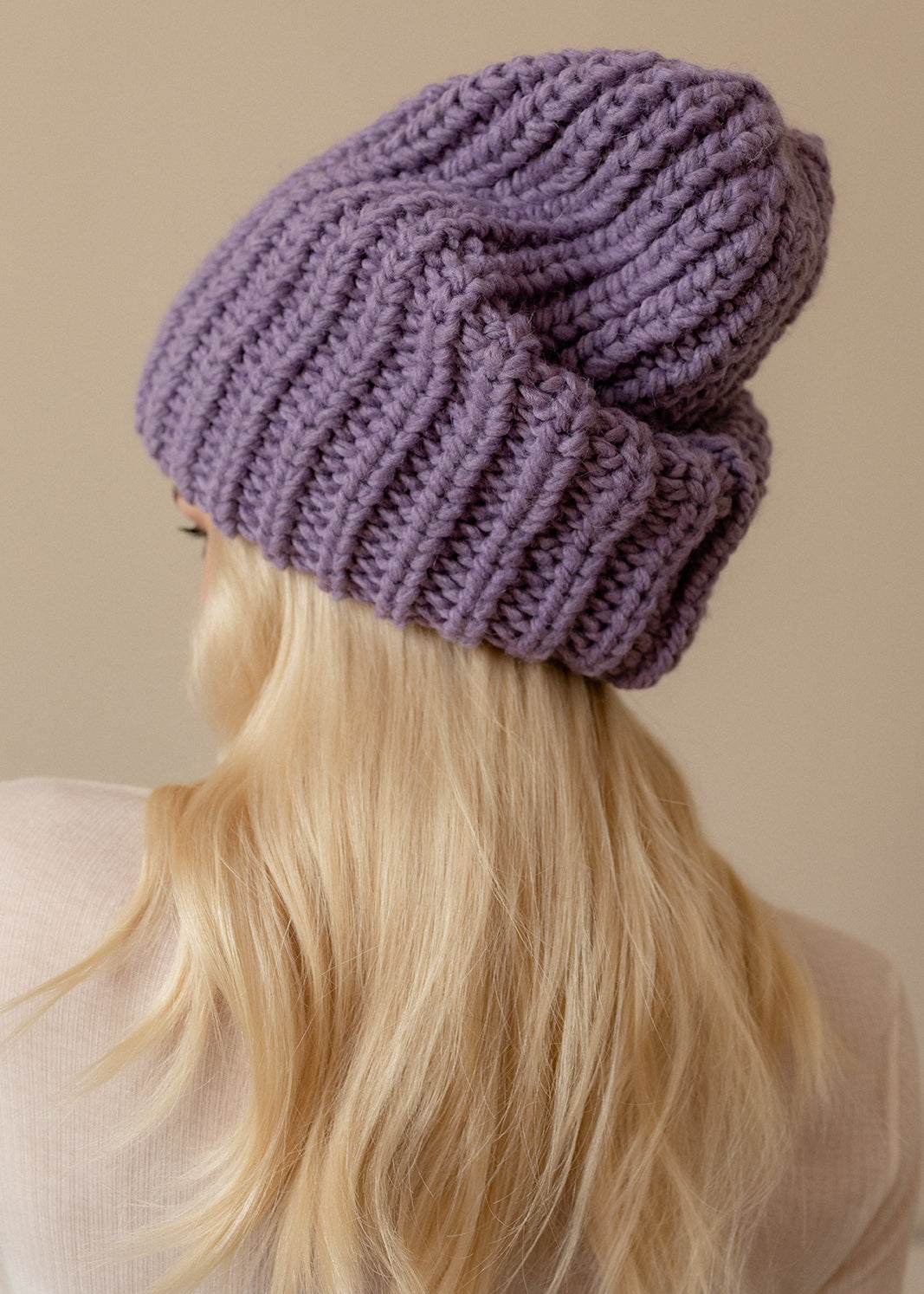 Oversized Lilac double-layer wool hat: Rear three-quarter view of the gathered crown