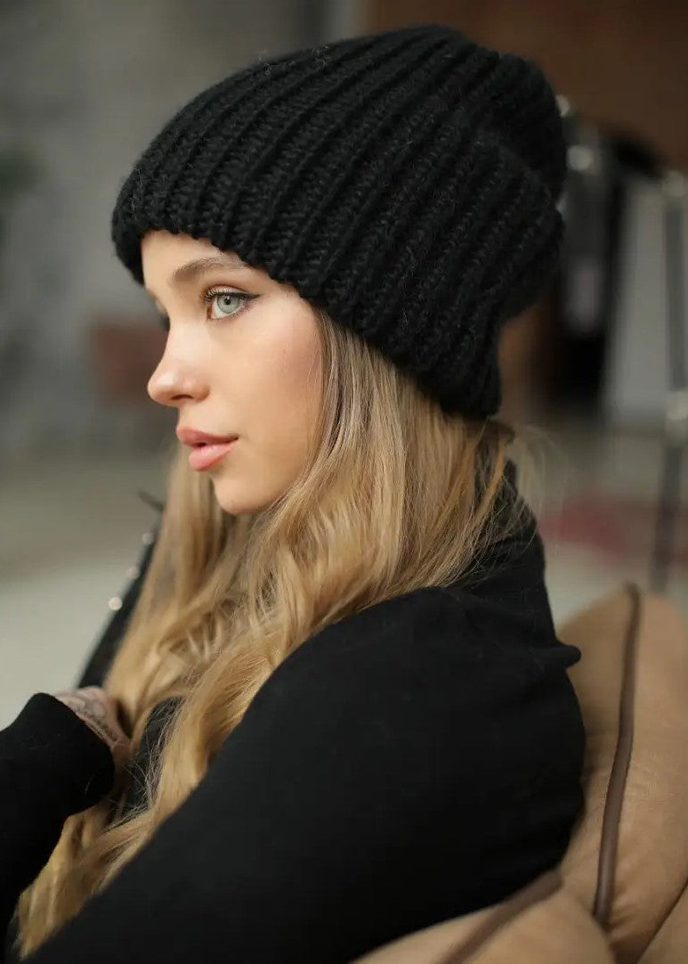 London Knit Beanie in Black — Soft, Warm & Effortlessly Stylish - BRIKOLY