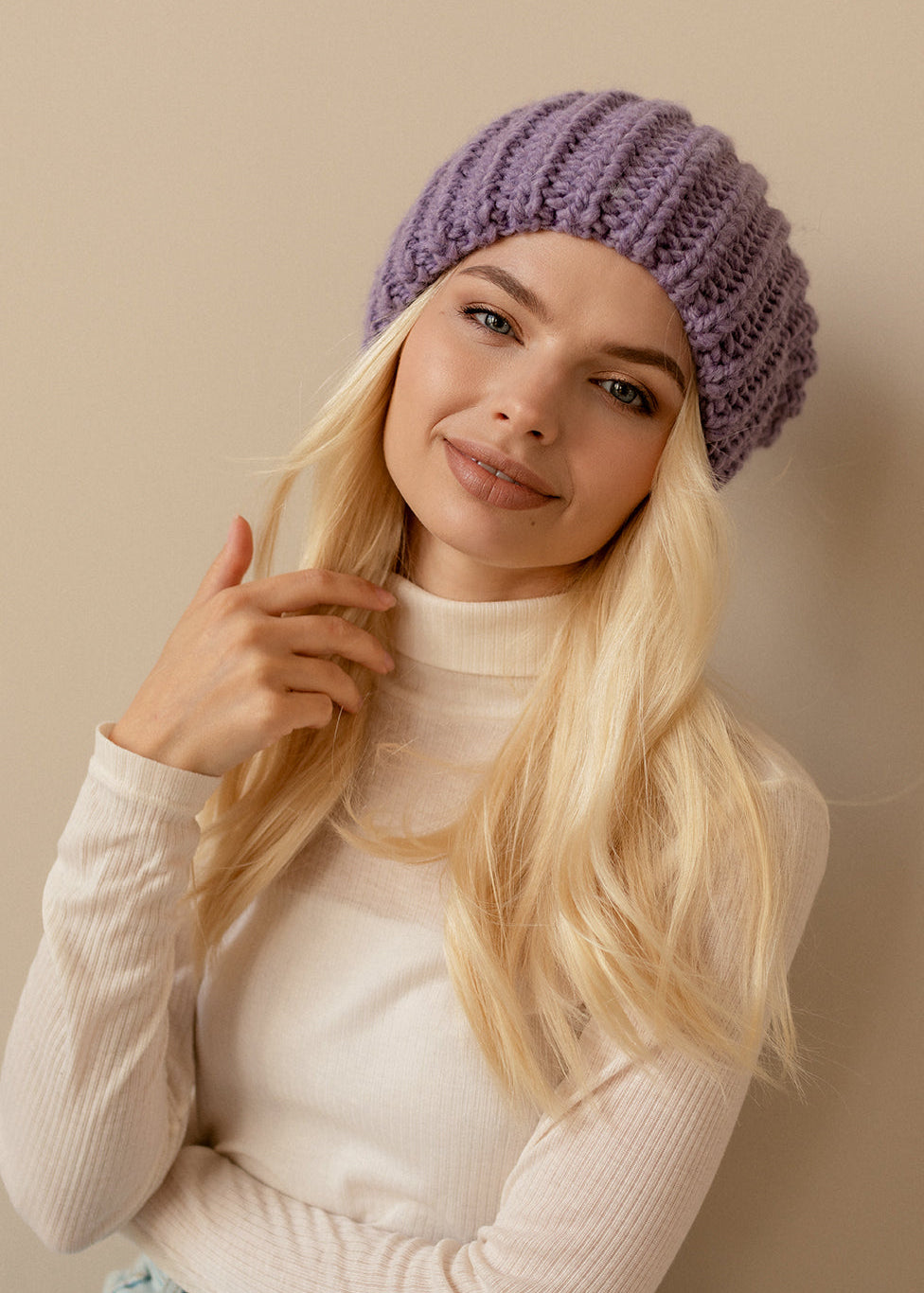 Oversized Lilac double-layer wool hat: Front portrait with relaxed crown