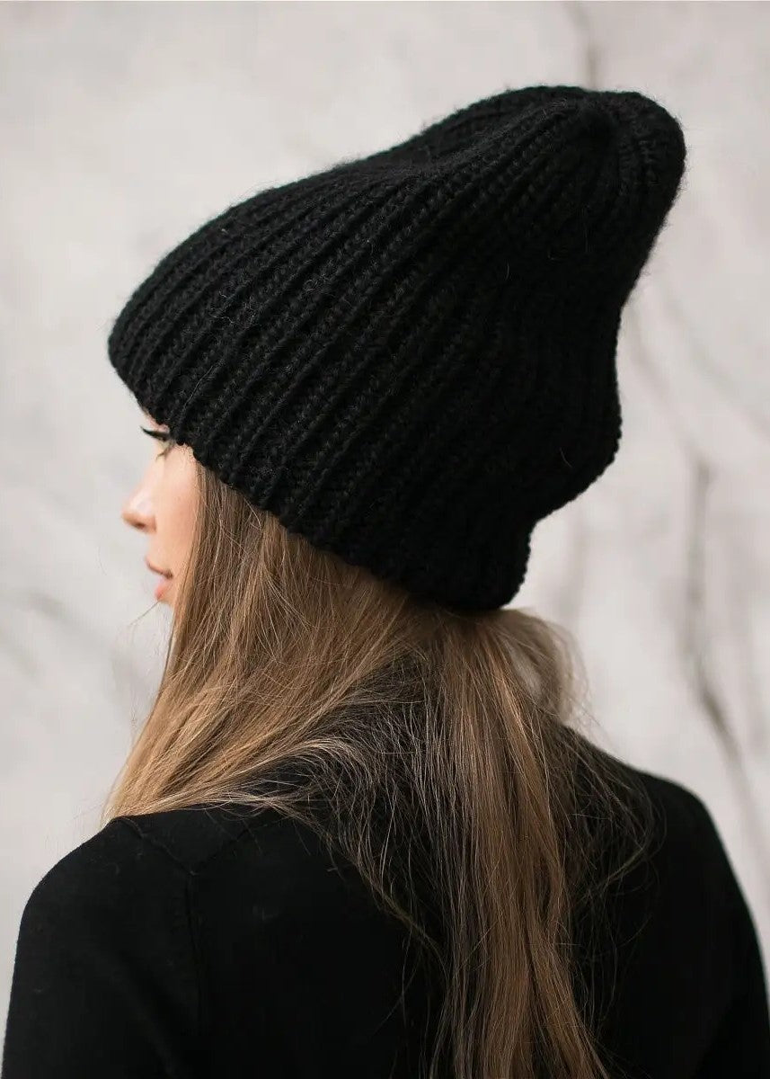 Oversized Black double-layer wool hat: Rear three-quarter view of the pointed crown