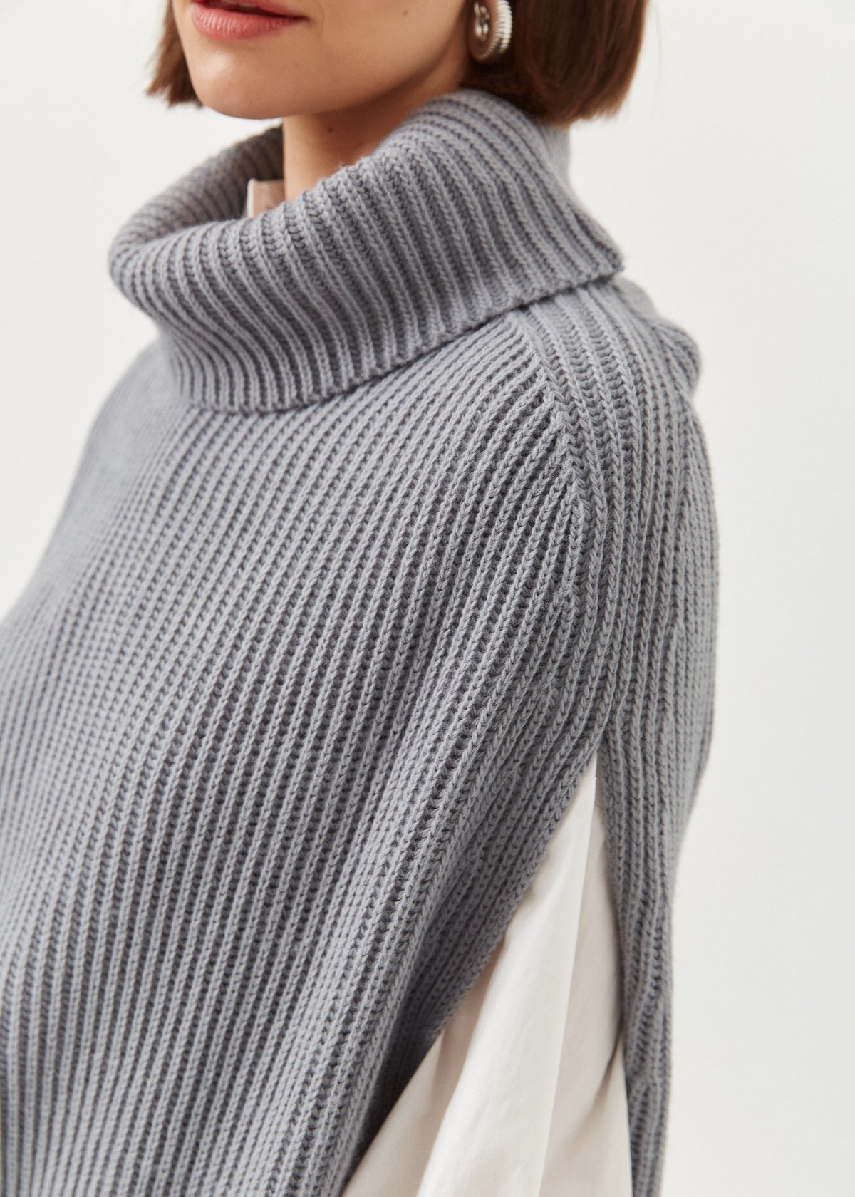 Women’s Oversized Gray Knit Sweater Vest – Long Turtleneck Layering Essential (на проверку) - BRIKOLY
