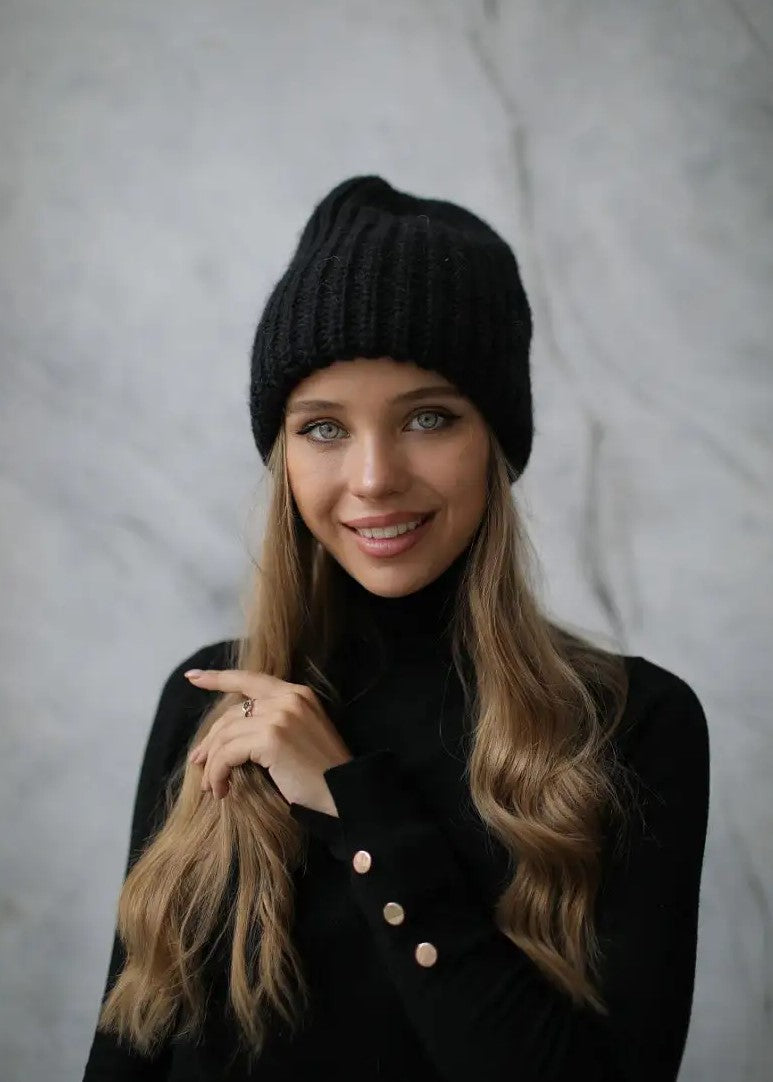 London Knit Beanie in Black — Soft, Warm & Effortlessly Stylish - BRIKOLY