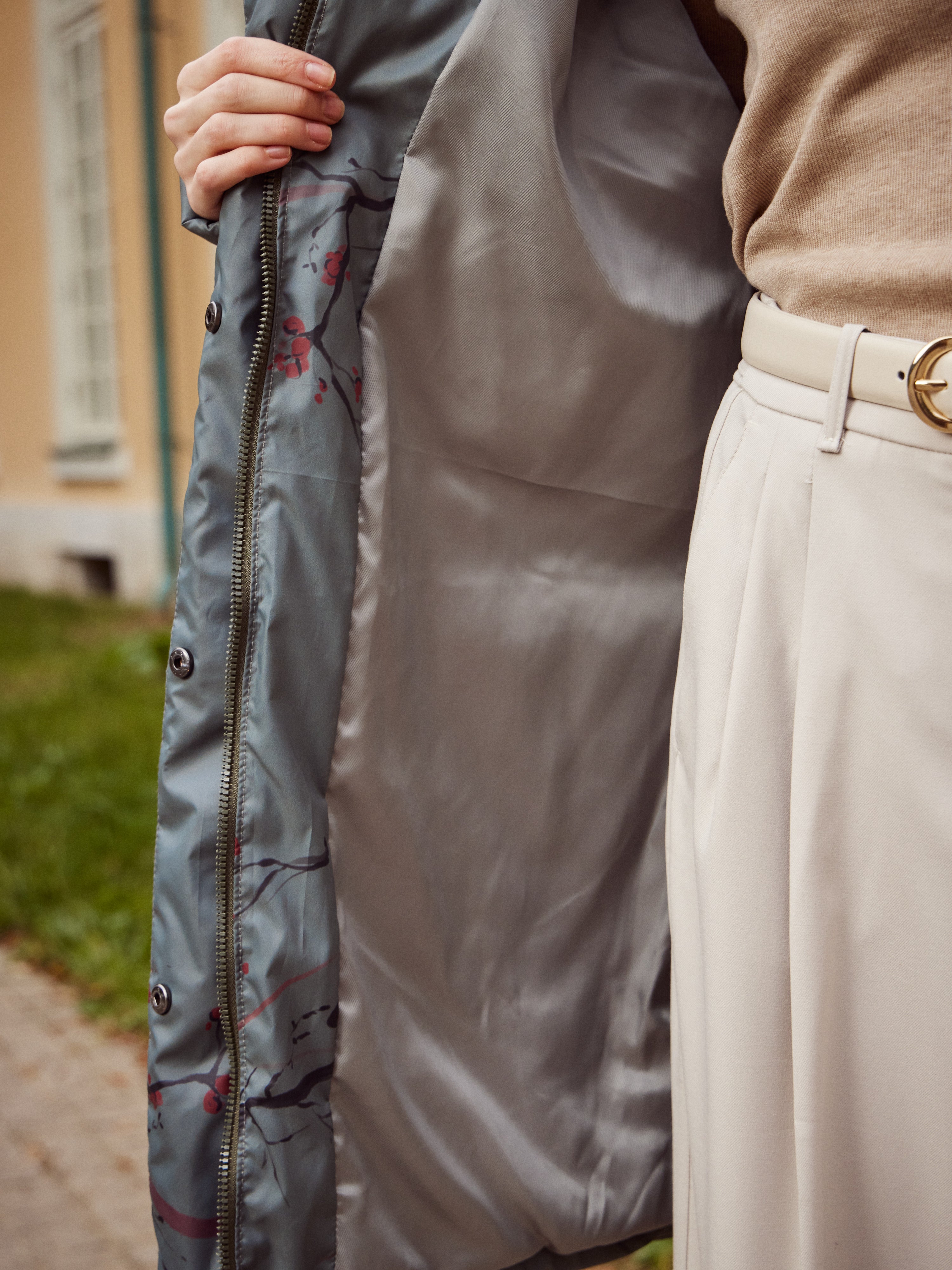 【タキマキ着用】BLOSSOM H COMPANY JACKET ブロッサム Sakura Printed Puffer Jacket for Women – Artistic & Cozy Design