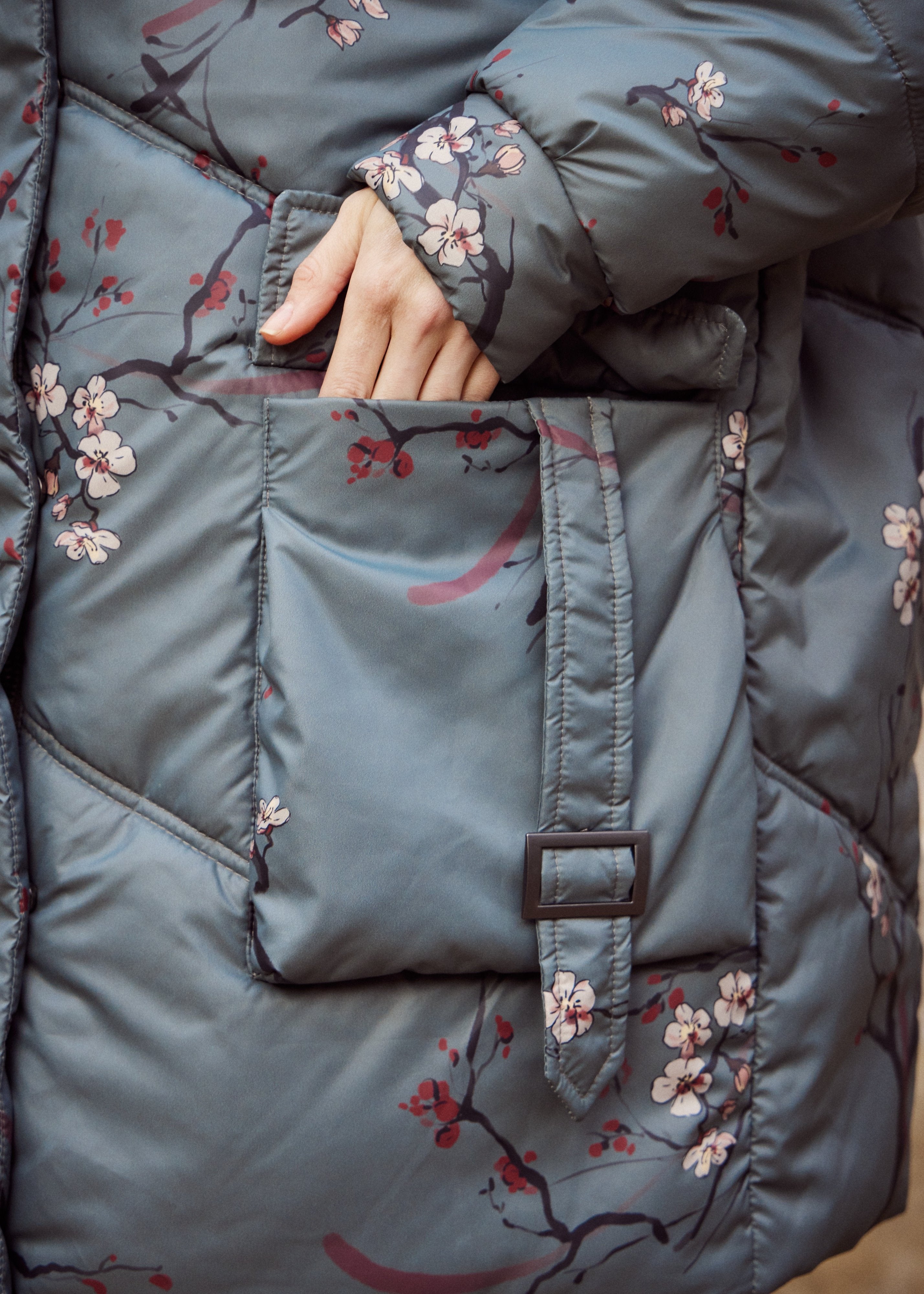 Sakura Printed Puffer Jacket for Women – Artistic & Cozy Design