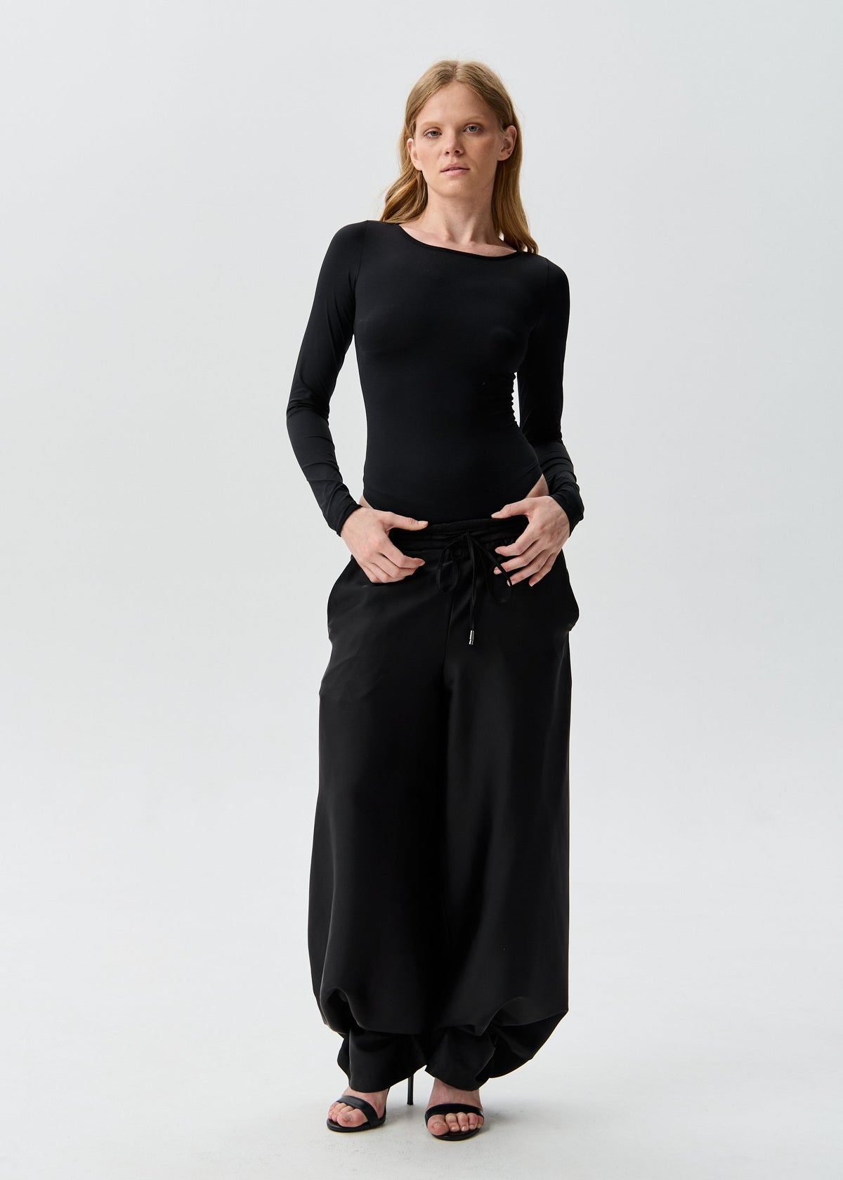 Iris Bodysuit Long Sleeve Open Back with Fake Tattoo (на проверку) - BRIKOLY