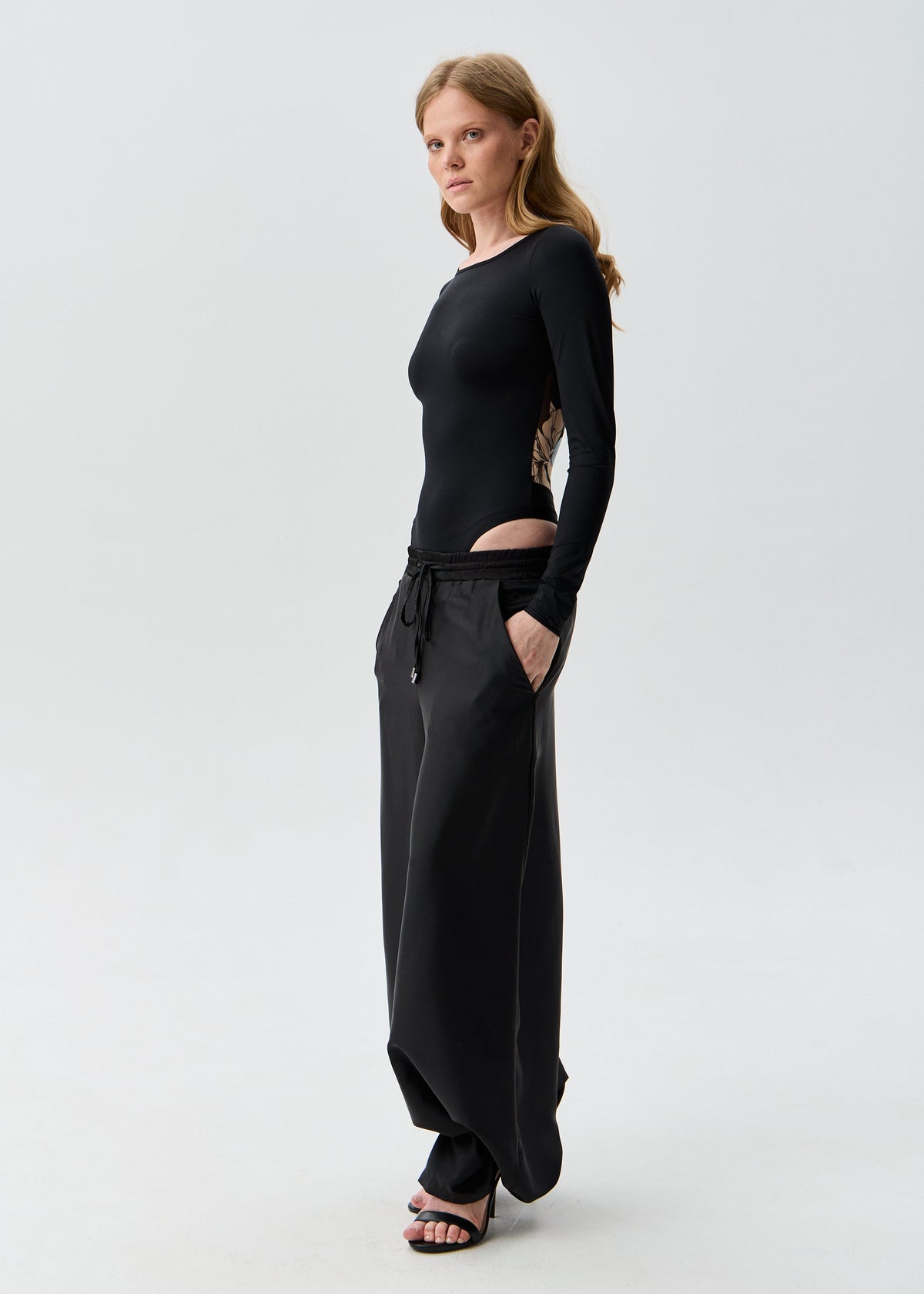 Iris Bodysuit Long Sleeve Open Back with Fake Tattoo (на проверку) - BRIKOLY