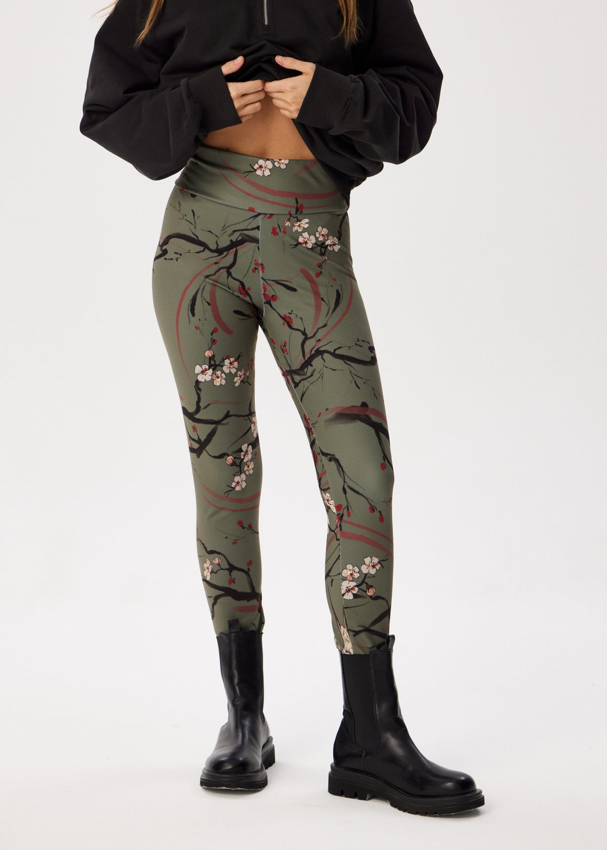 Sakura Tattoo Print Winter Leggings – Cozy, Bold & Stylish