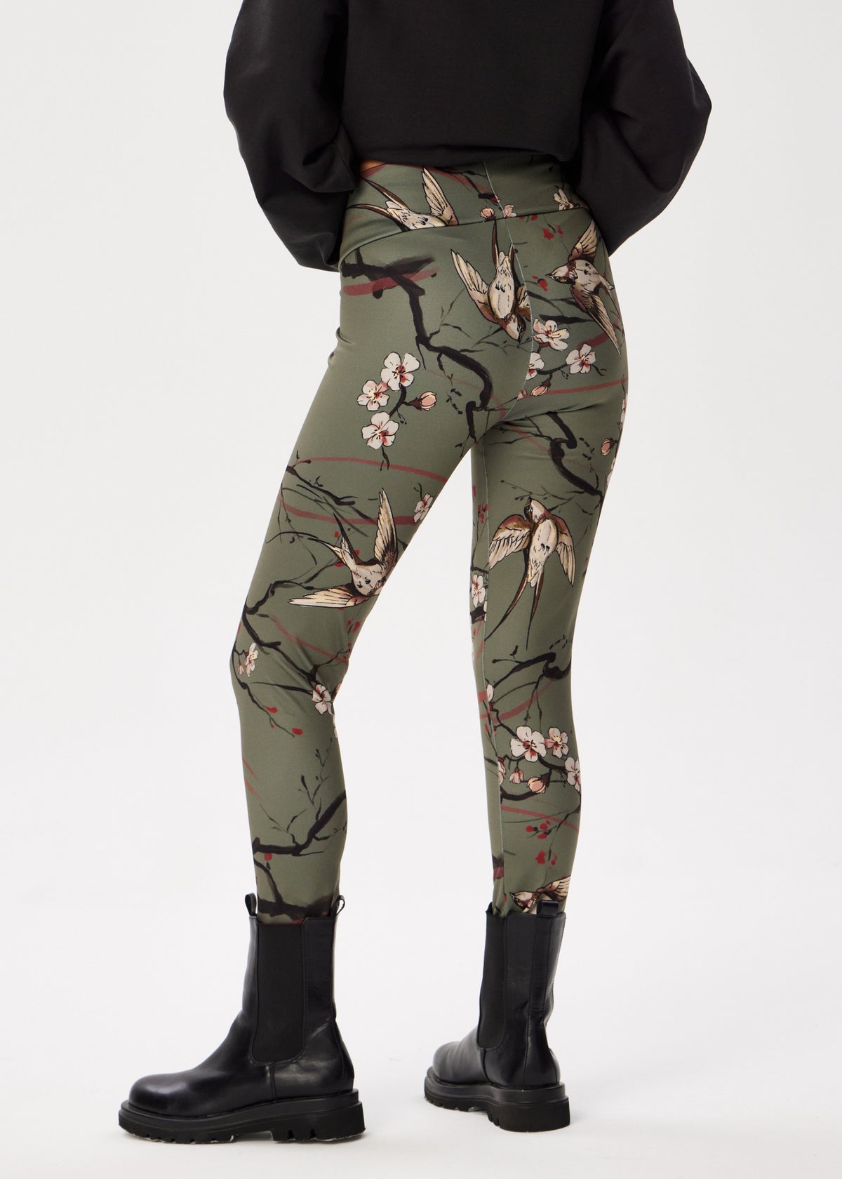 Sakura Tattoo Print Winter Leggings – Cozy, Bold & Stylish