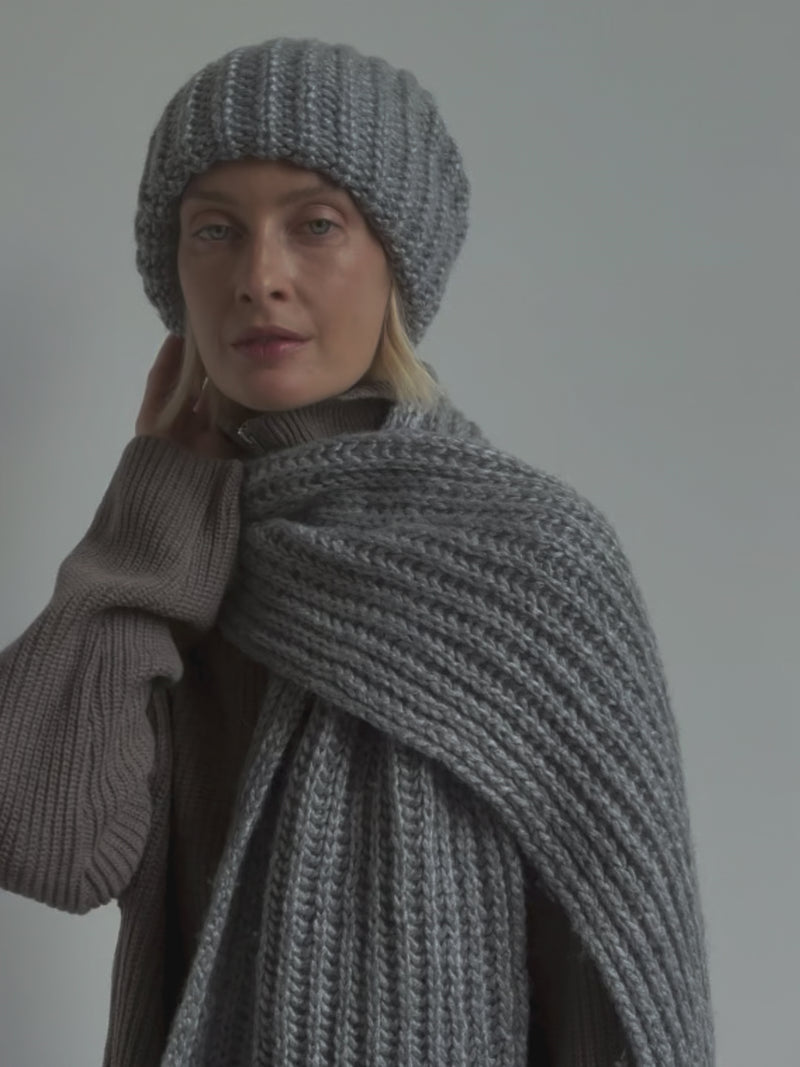 BRIKOLY Lustre Gray Melange knit scarf undefined.